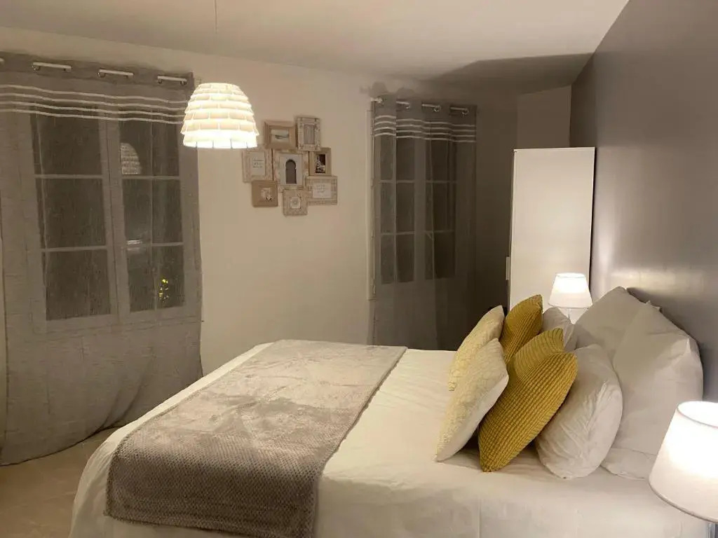 Cosy By DREAM APARTMENTS