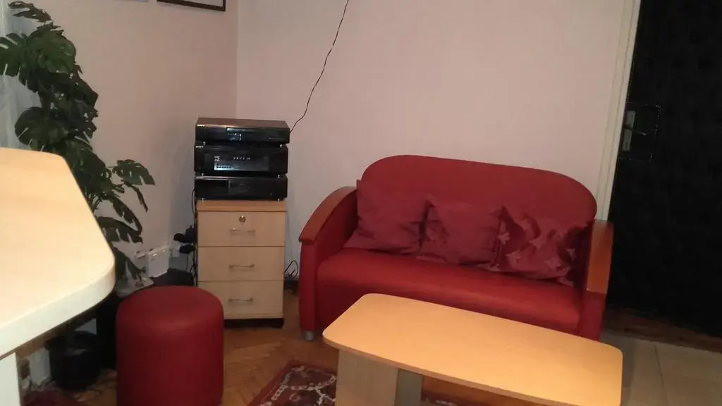 Apartment Red Rose