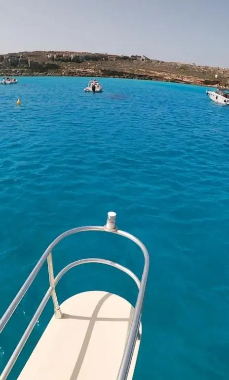 B&B Boat Miguel IV