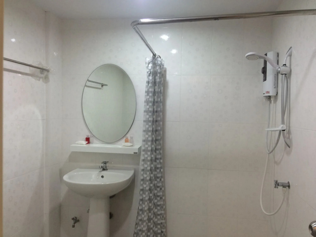 Double DD House at MRT Sutthisarn