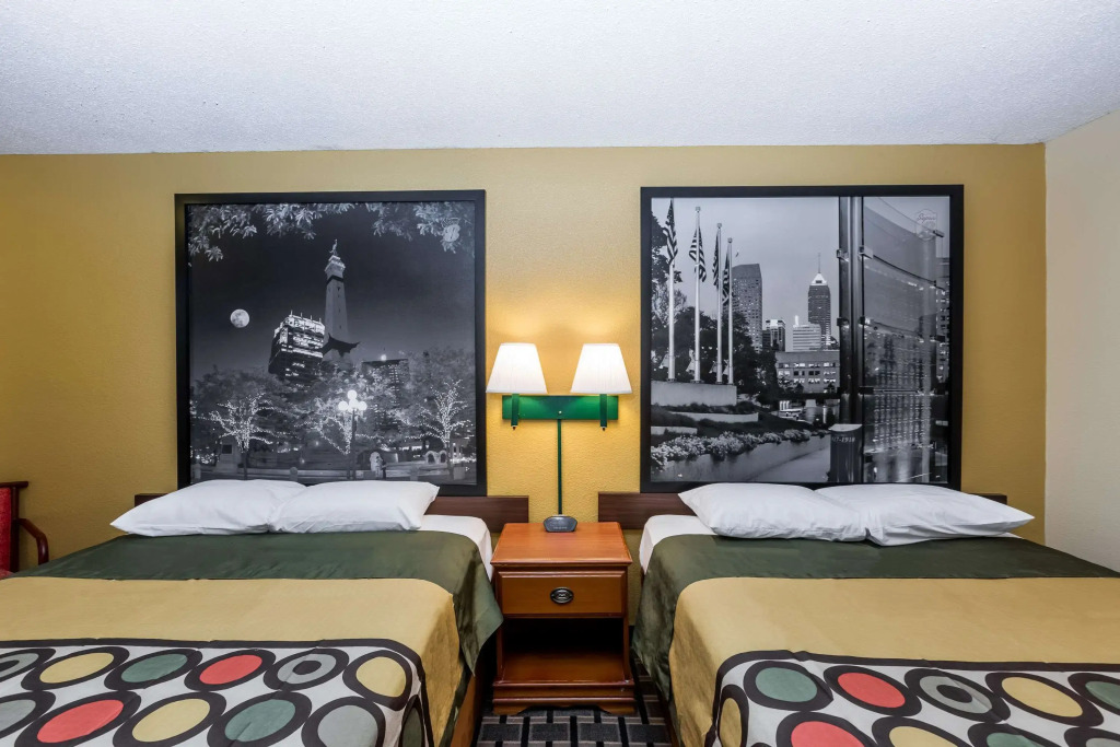 Super 8 by Wyndham Indianapolis-Southport Rd