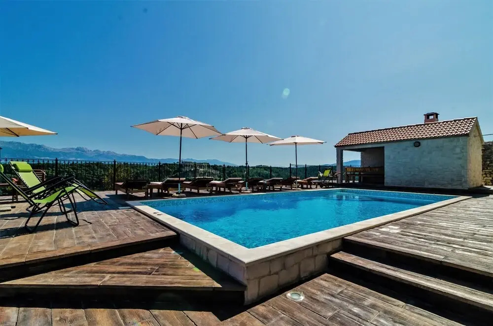 A1 Beautiful apt W.magnificent View and Pool use