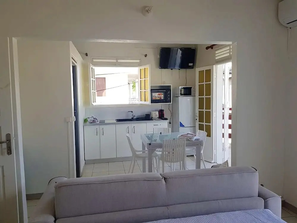 Studio in Baie Mahault, With Wonderful City View, Balcony and Wifi