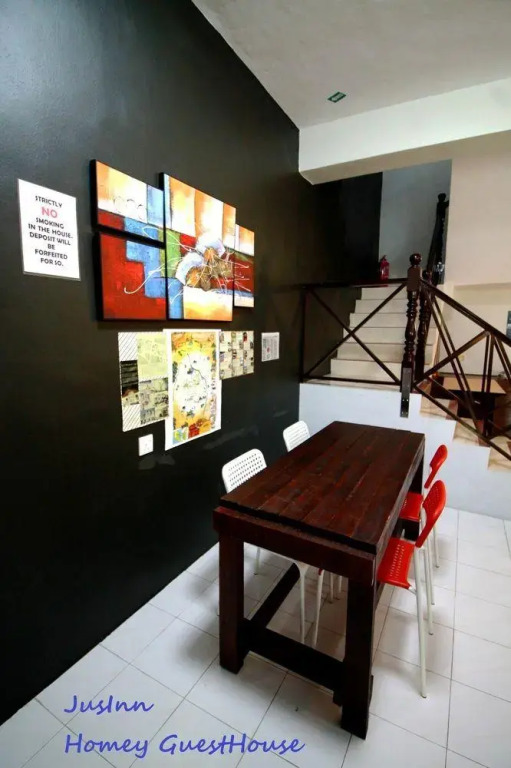 JusInn Homey Guesthouse
