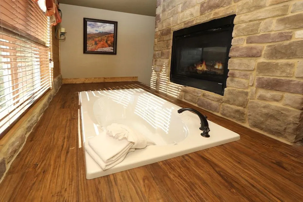 Hilltop Haven - Four Bedroom Chalet