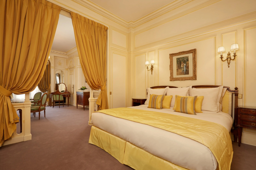 Hotel Raphael