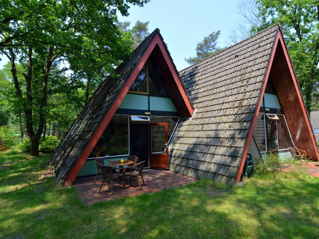 Family Bungalow by the Fen