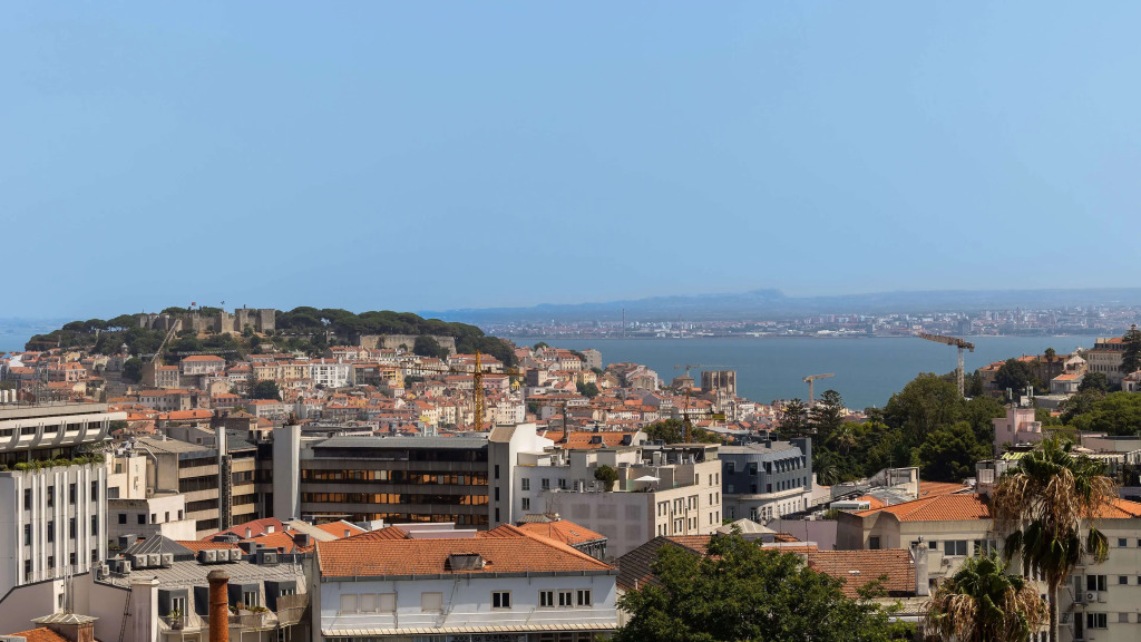 Marques de Pombal Duplex with Terrace by Homing