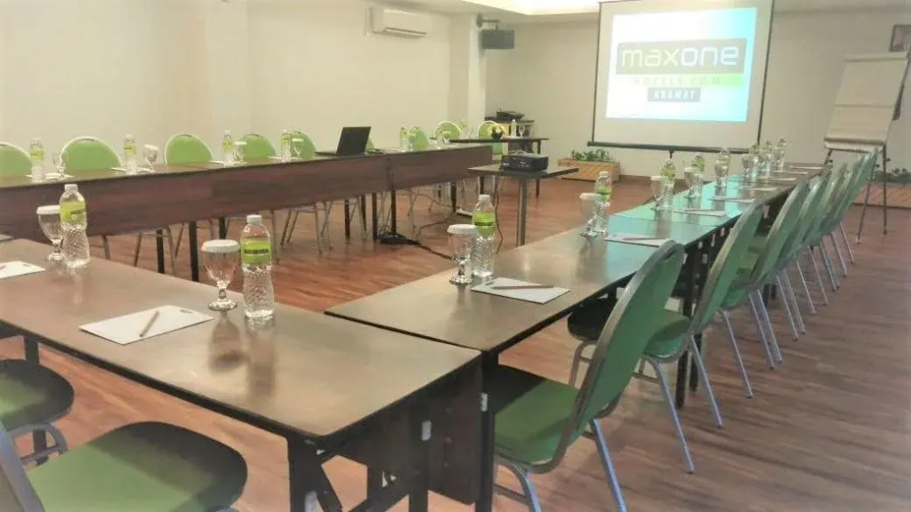MaxoneHotels at Kramat