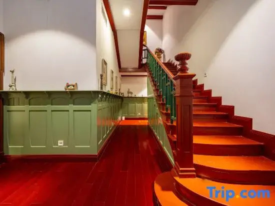 World Hotel·German-Style Villas (Qingdao Zhanqiao Xinhaoshan Subway Station)