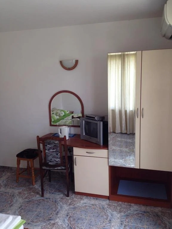 Kozarov Guest House