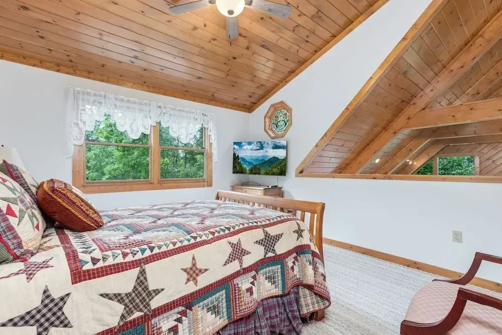 Restoration Retreat At Greenbrier 3 Bedroom Cabin by RedAwning