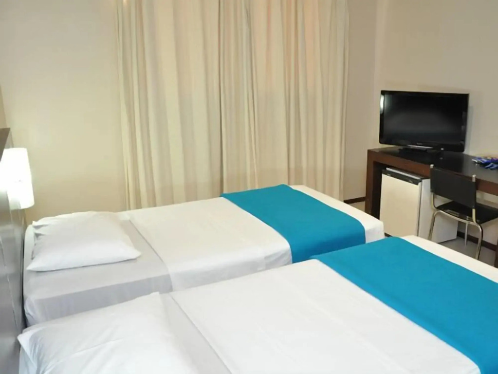 Crystal Plaza Hotel