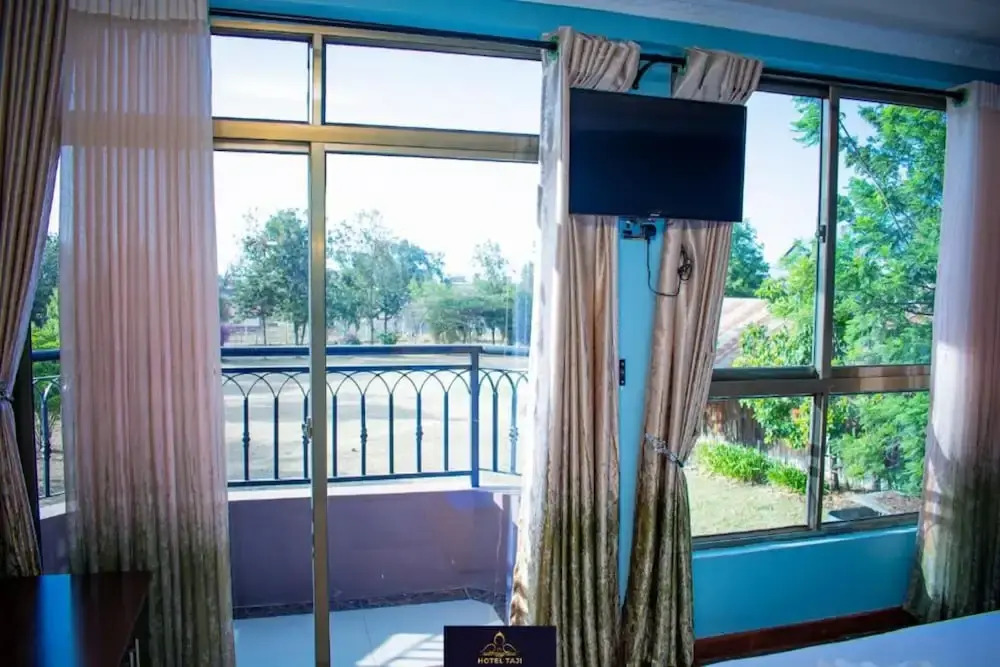 HOTEL TAJI