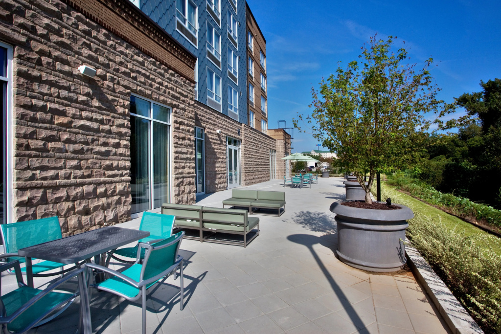 Holiday Inn Macon North by IHG