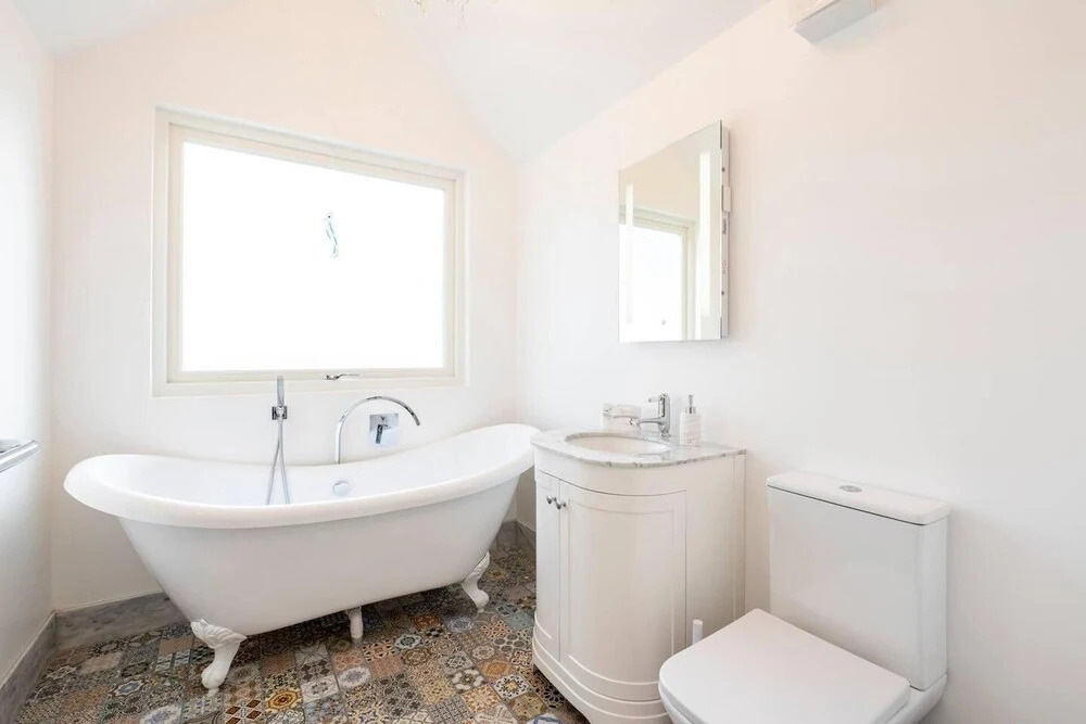 Luxurious 2 Bedroom Apartment With Estuary View