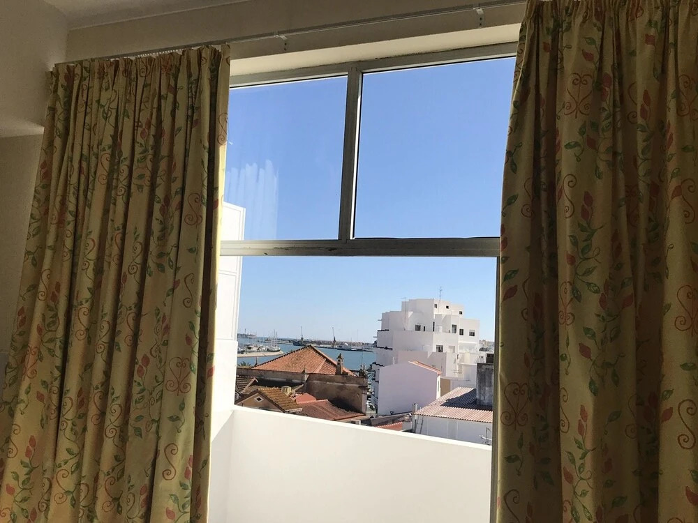 Studio in Portimão, With Wonderful City View, Furnished Balcony and Wi