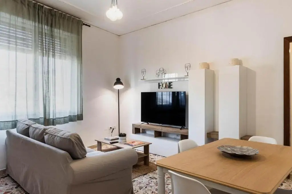 Trigona 4 Apartment