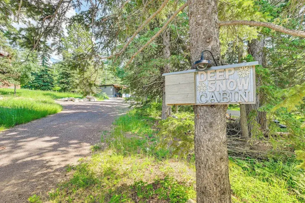 Scenic Lead Cabin: Steps to Terry Peak Ski Area!
