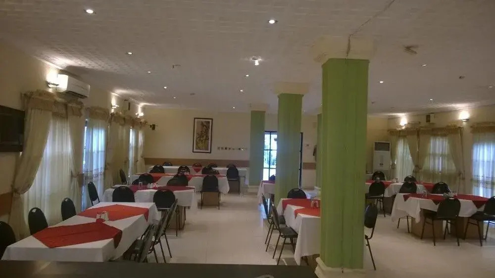 Manor Hotel