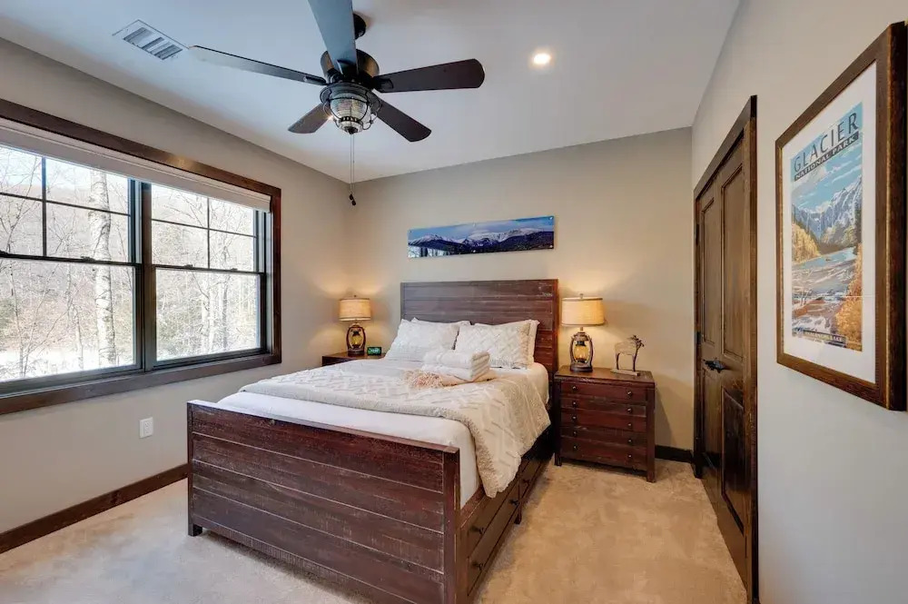 Walk to Loon Mtn Lift: Luxe Family Home w/ Hot Tub