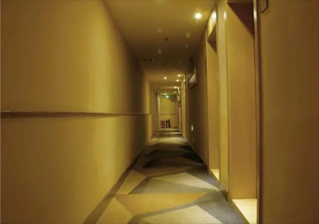 City Comfort Inn Hechi Zhongxin Square