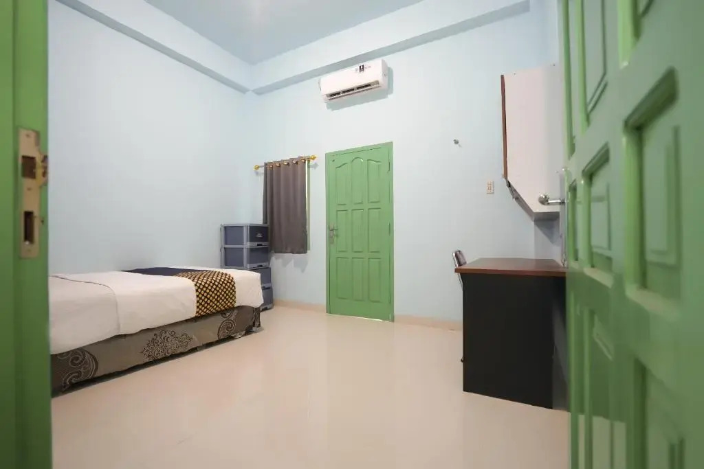 SPOT ON 2738 818 Home Stay