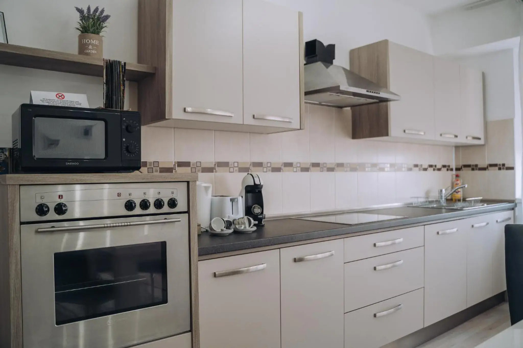 Class DeLuxe Apartments