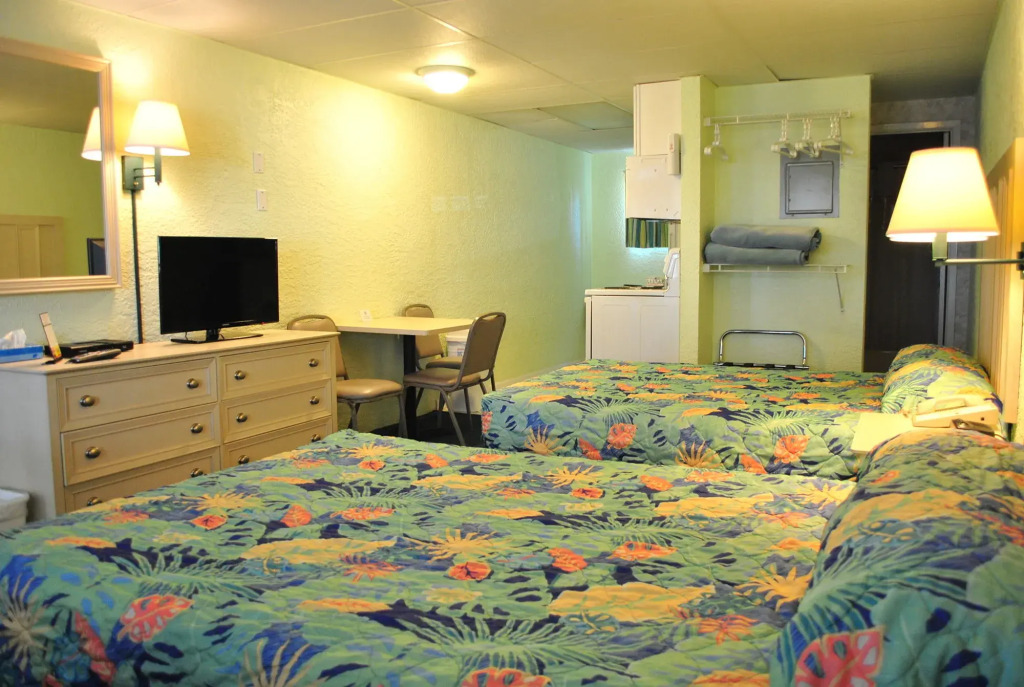 Palmetto Beachfront Hotel, a By The Sea Resort