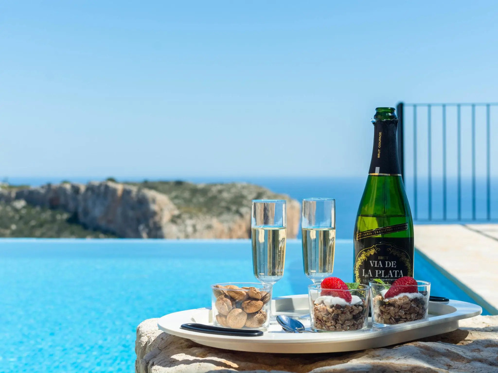 Villa with Sea Breeze Charm