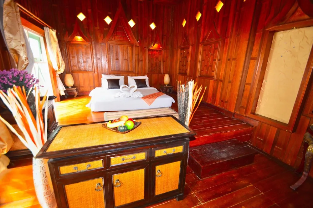 ROMANTIC Pool Villa - 6 Bedroom - Private Pool & Absolute Privacy - Perfect for Groups