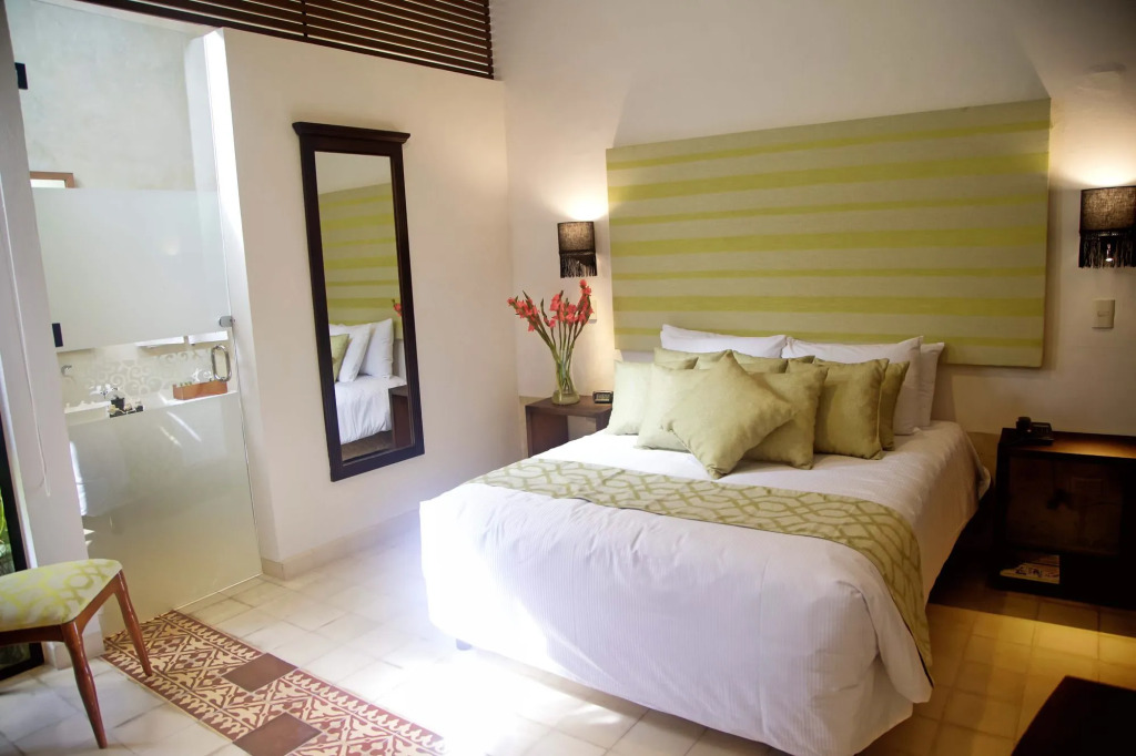 Yaax Hotel Boutique