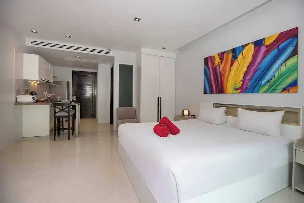Emerald Hill Patong Apartment 421