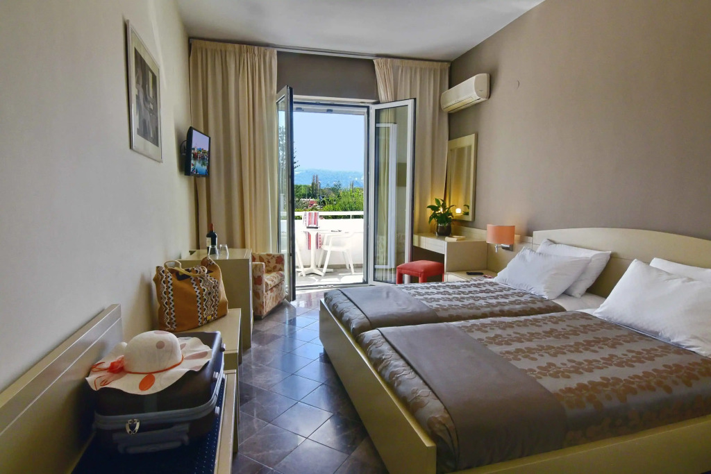 Mantenia Hotel