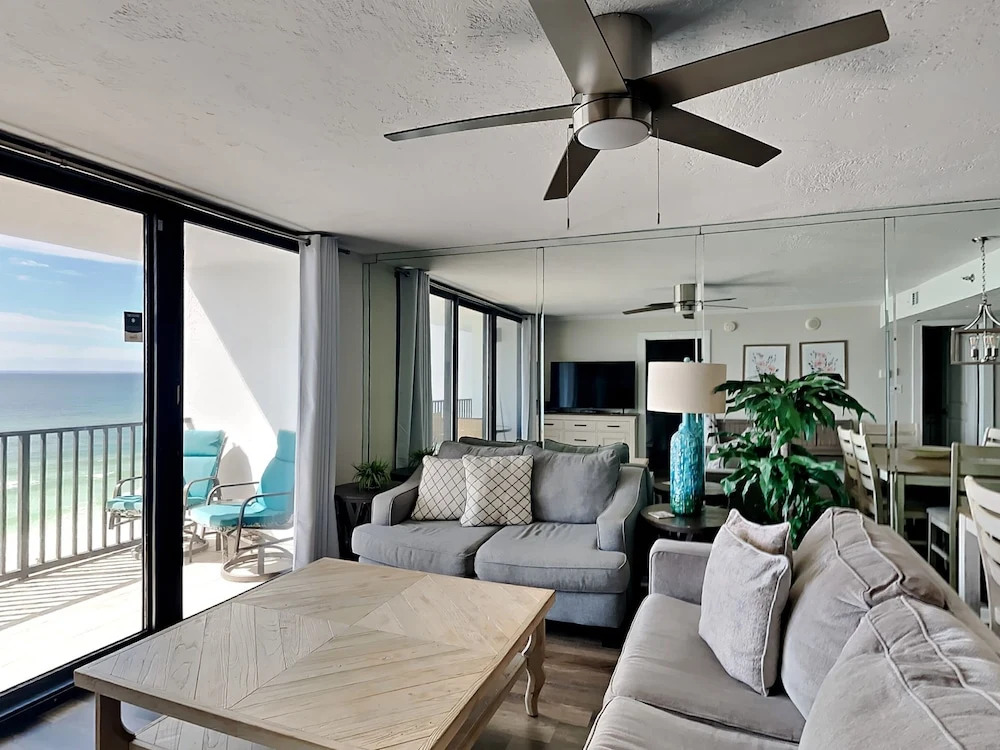 One Seagrove Place 0206