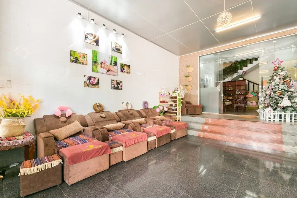 T90 Guest House