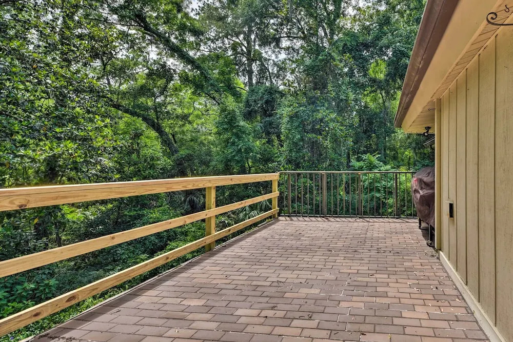 Jacksonville Home on 1 Acre ~ 6 Mi to Beach!