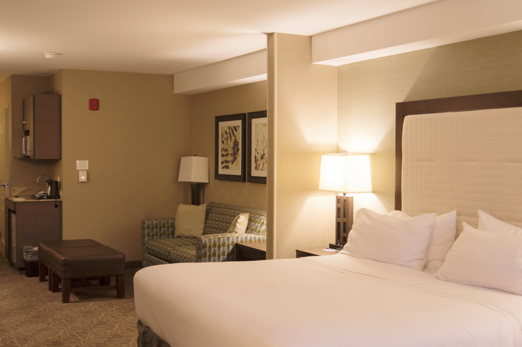 Holiday Inn Express & Suites Logan by IHG
