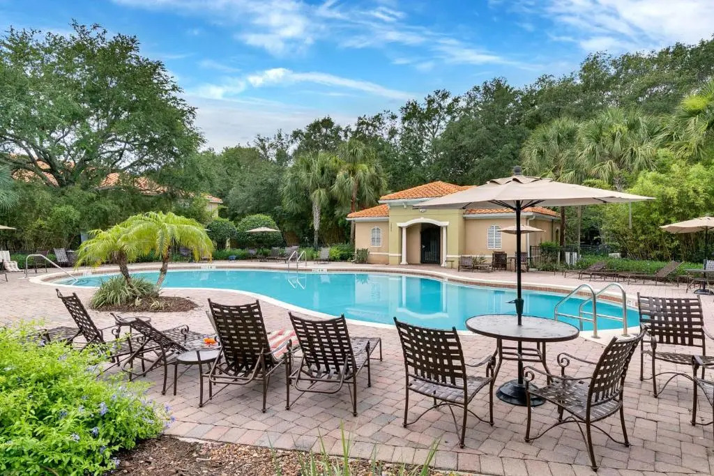 Four Bedrooms Townhome 5116