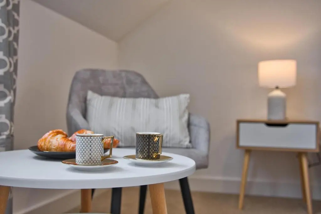MODERN and SPACIOUS HOUSE CLOSE TO THE CITY CENTRE