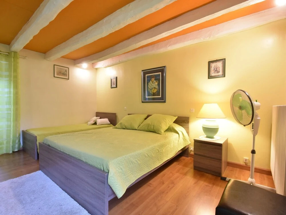 Cozy Holiday Home in Villefranche-du-Perigord with TV