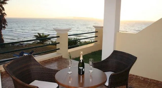 Paralia Luxury Suites