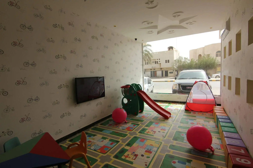 Flora Hotel Suites