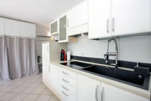 Beautiful studio close to beach private parking