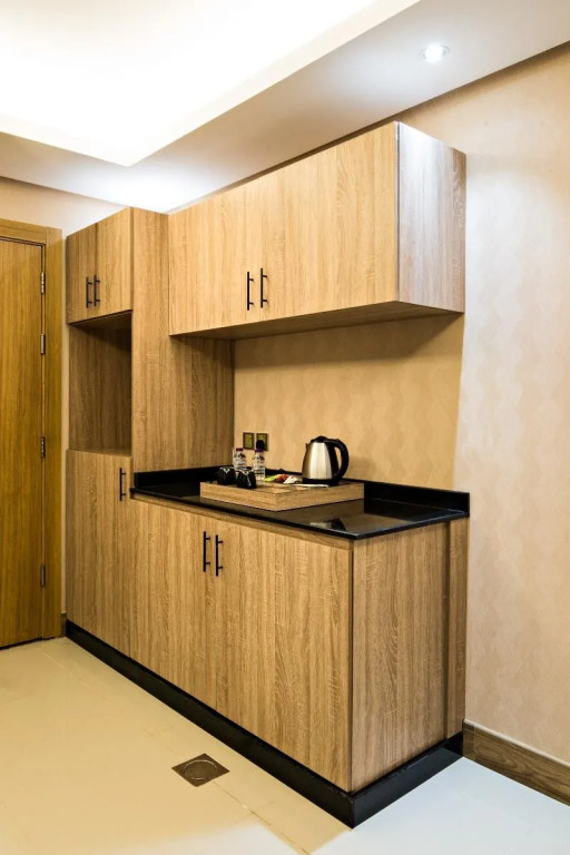 Mirnian Hotel