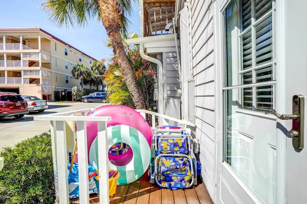 Indian Rocks Beach Cottage, Walk to Beach