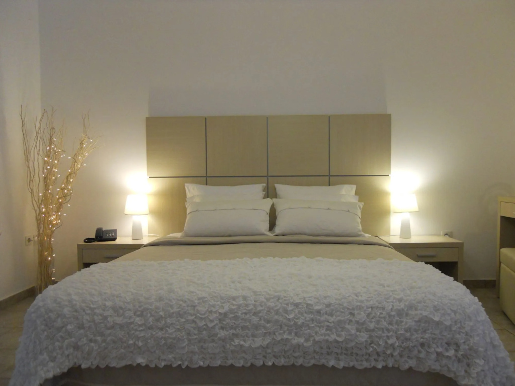 Kosmitis Suites & Villas