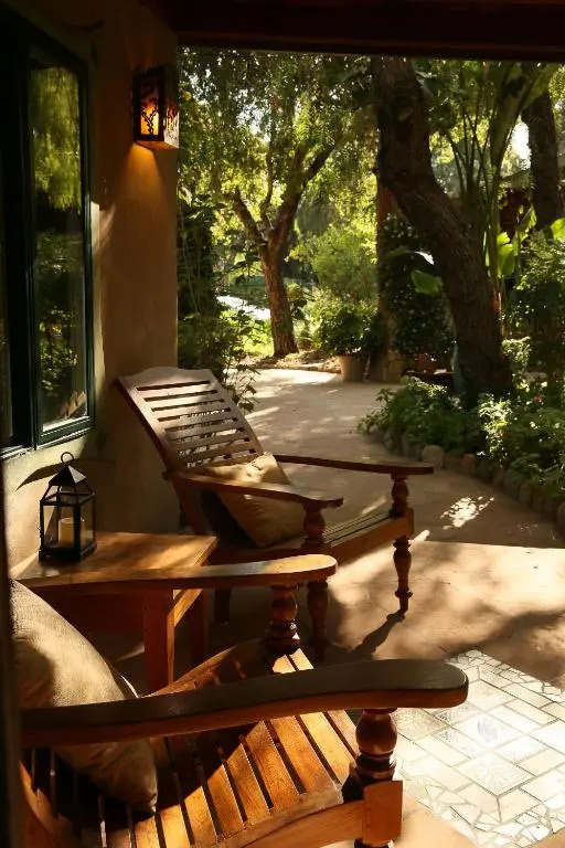 The Emerald Iguana Inn