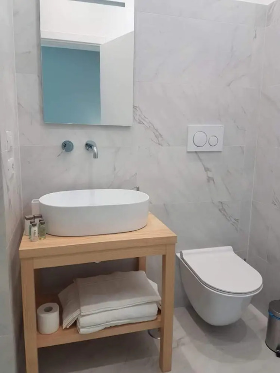 B&B Unique
