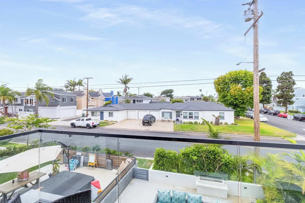 @ Marbella Lane - Luxe 4BR Haven w/ Skyscape Views